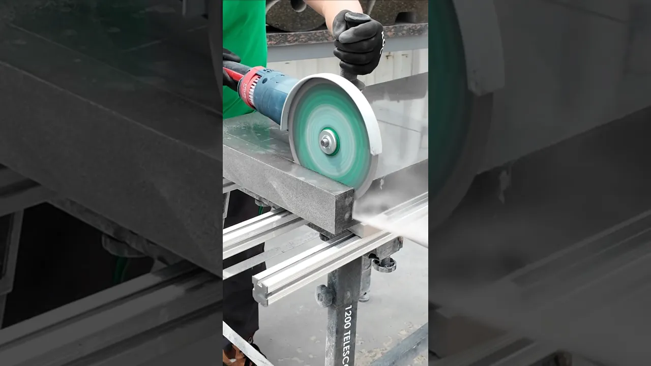 Видео: алмазный диск Distar Extra Max 230 мм по граниту