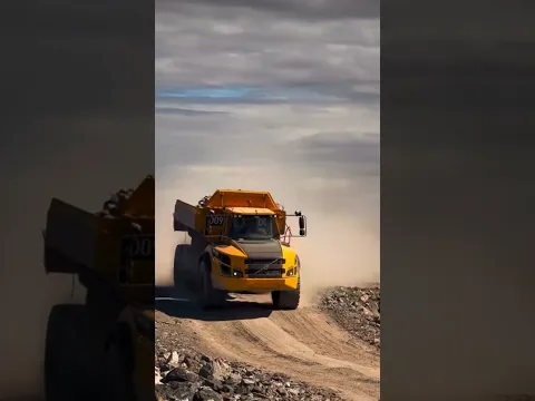 heavy duty truck @men at work... good morning guys