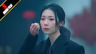 بسبب تفوقها في الدراسه بتتقتل امها وبتخسر عنيها لكن انتقامها بيكون صعب جدا 