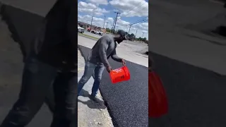 اسفلت جديد يشرب ماء 