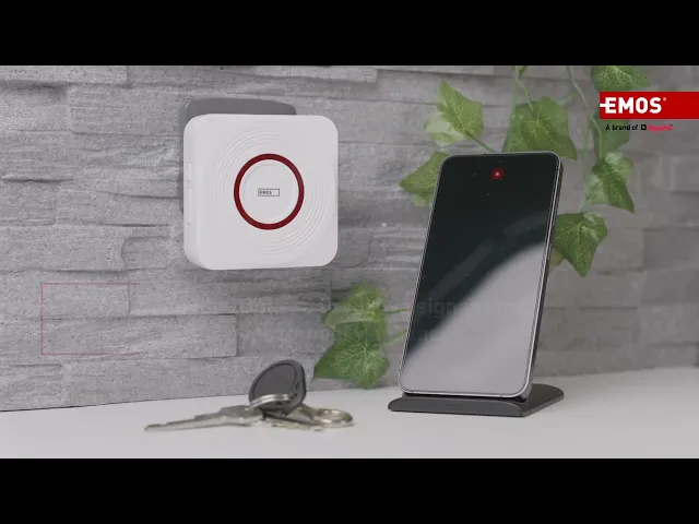 Безжичен звънец бял 220V в комплект с бутон 150 метра IP44, 55 мелодии Wi-Fi GoSmart EMOS с телефон и ключове.