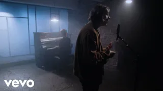 lewis capaldi bruises live 