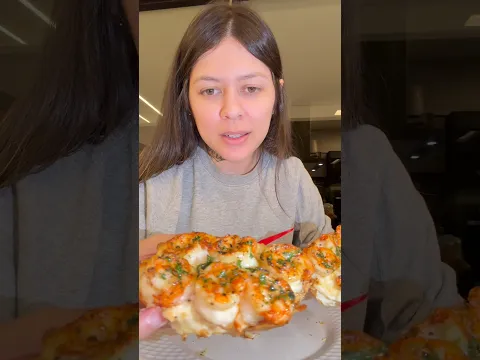 Pão recheado com camarão