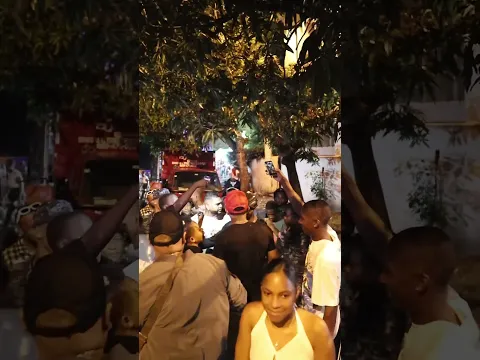 El Mayor Clasico, llegando a un Show escoltado de la policía