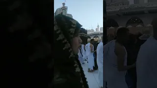 اللهم زد هذا البيت تعظيما وتشريفا وتكريما ومهابا دندنها