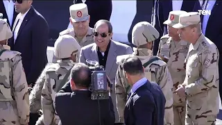 السيسي ل   أحد جنود قوات شرق القناة   شكلك نبيه وما تضيعش ساعة الا لما تتعلم فيها وتاخد شهادة دندنها