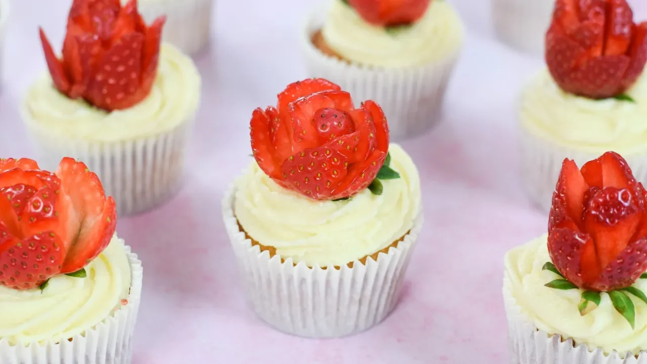 Strawberries & Cream Cupcakes with Strawberry Roses