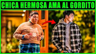 UNA CHICA HERMOSA SE ENAMORA DE UN CHICO GORDITO QUE SUFRE ACOSO
