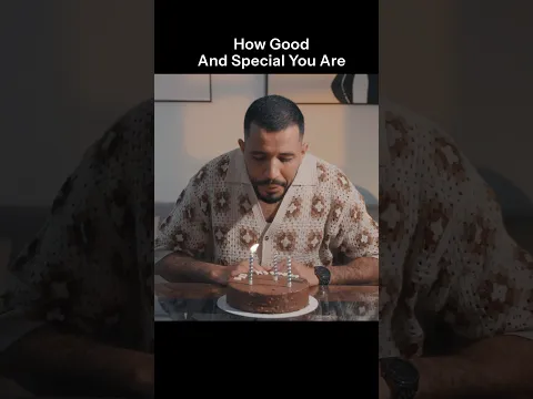عيد ميلاد سعيد لطفل الصغير …