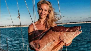 BIGGEST HOGFISH EVER!!! GIRLS Explore the MOST BEAUTIFUL Sandy Beaches and BLUEST WATER!! [S2:E56]