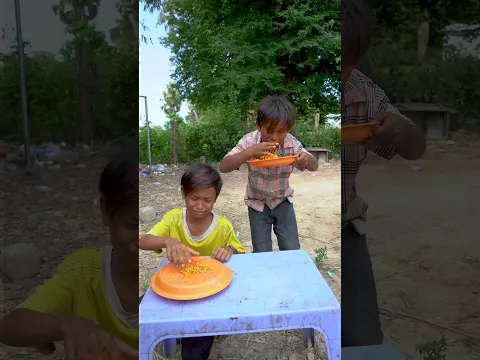 Outdoorfood SIMPLE and USEFUL Wow SMART IDEA People Share Foods in Forest #viral #survival #shorts #