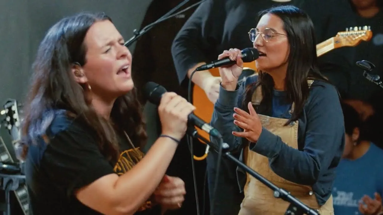 I Am The Lord’s - Lindy Cofer (ft. Elyssa Smith) - Circuit Rider Music I Am The Lord’s - Lindy Cofer (ft. Elyssa Smith) - Circuit Rider Music