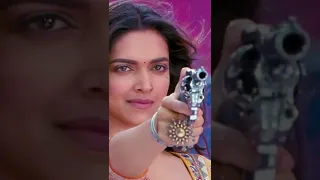Deepika And Ranveer Playing Holi In Ramleela Shorts 