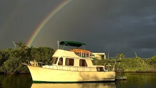 LIVING ON A BOAT – A Day In The Life!