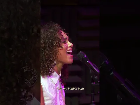 Baby you know I’m worth it 😉Celebrating SIAM25 with you! Full performance on my YouTube.
