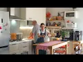 Download Lagu Una tipica e tranquilla domenica italiana: fatta di cose buone, tagliatelle fatte in casa...