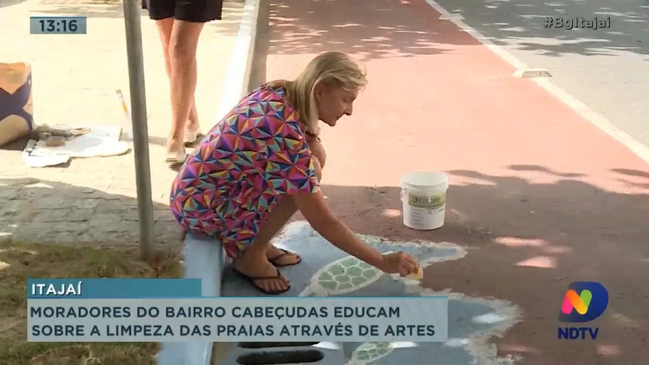 Moradores do bairro Cabeçudas educam sobre a limpeza das praias através de artes