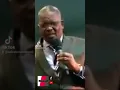 Dr SD Gumbi singing Uyini Umuntu