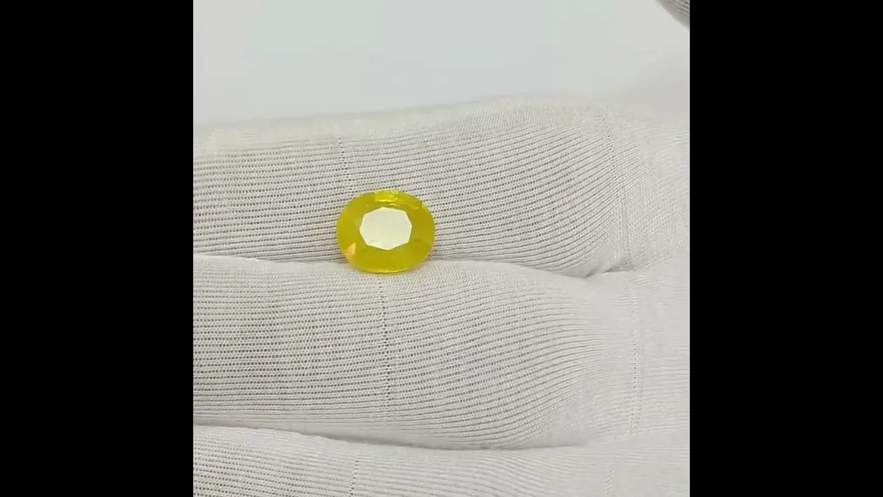 Natural Yellow Sapphire (Nigeria) (Heated) Oval Faceted (5.99 Cts. / 6.50 Ratti)