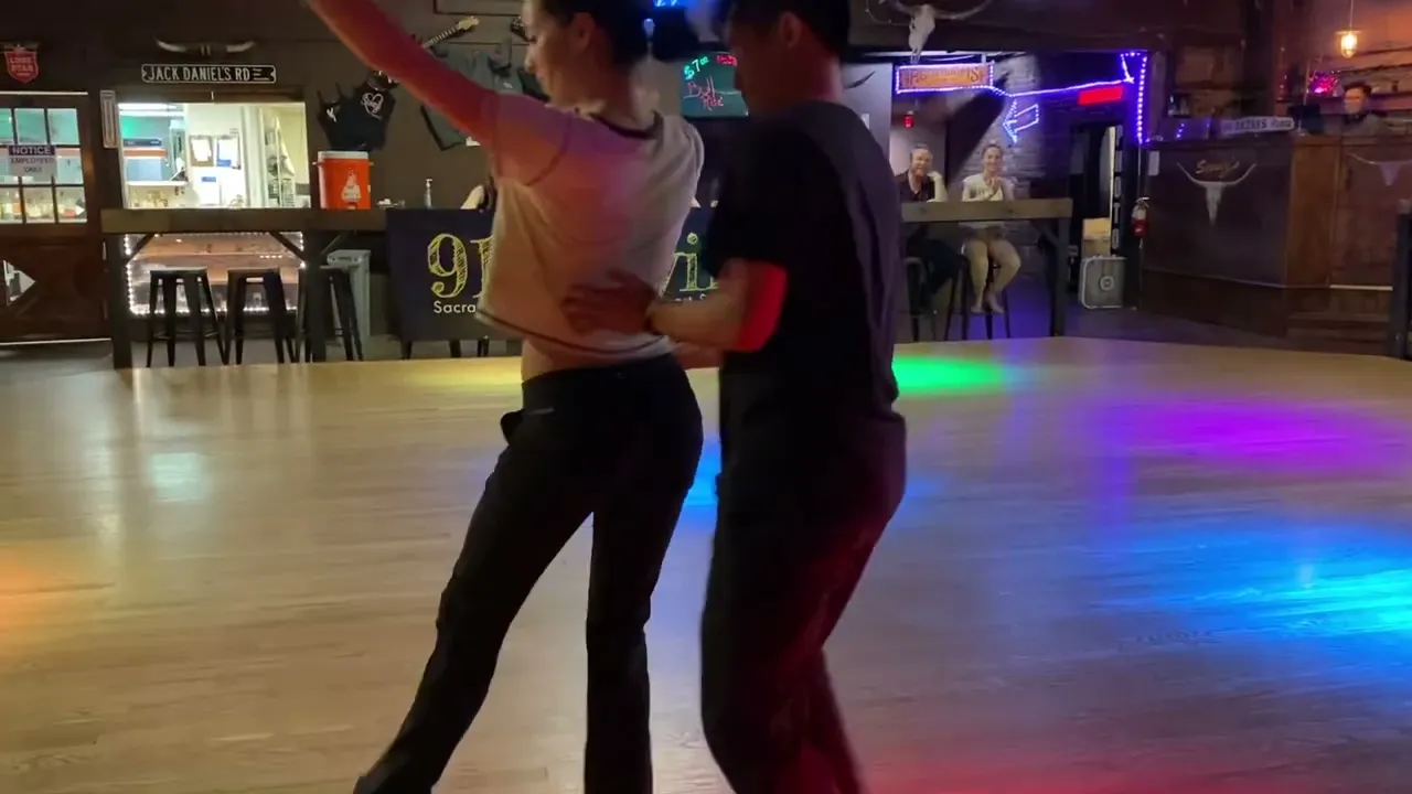 Jason Nguyen & Julia Lambert @ 916 Swing (9/27/22)