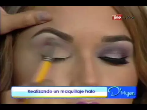 Realizando un maquillaje halo