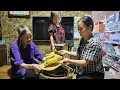 Download Lagu Wife Cooks Chicken and Visits Mother-in-Law While Husband Is Away - Mother-in-Law's joy