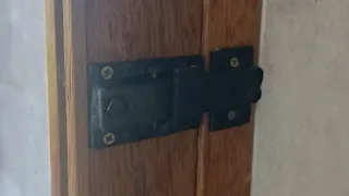 ¡FUNCIONA MUY BIEN! // CERRADURA CASERA para puerta corrediza 🫡