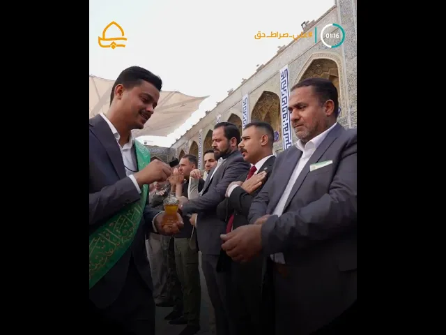 ⁣إيذانًا بانطلاق أسبوع الغدير الدّوليّ الثّالث عشر..رفعُ رايةِ الولايةِ فوق مرقدِ أميرِ المؤمنينَ (ع)