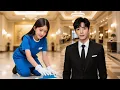 Download Lagu The overbearing CEO passed by and fell in love with the cleaner girl knelt on the ground 💖Movie