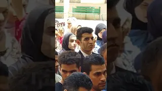 مشهد مهيب صلاة الغائب على الطالبة نيرة أشرف بساحة الكلية والعميد أى بنت شاب يضايقها يبلغ الإدارة 