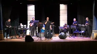 اغنية يطول الطريق من            دندنها