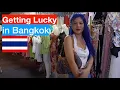 Download Lagu Je weet nooit hoe gelukkig je zult zijn in Bangkok