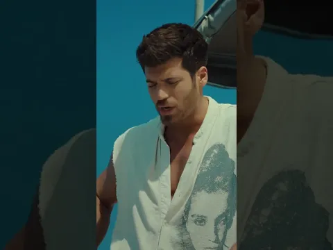 Denize Düşen Özgür'e Sarılır - Bay Yanlış #shorts