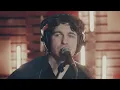 The Kooks - She Moves In Her Own Way (live)