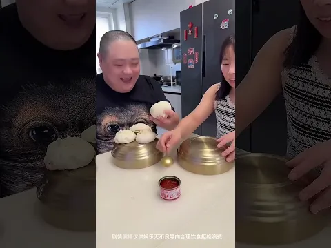 Chồng tiết kiệm dùng bánh bao bắt lợn, lần sau phải cẩn thận hơn