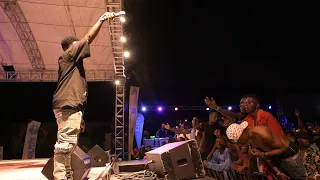 watu wadondoka chini walia kisa wimbo huu wa mapenzi chege na sarafina wayamaliza bila aibu