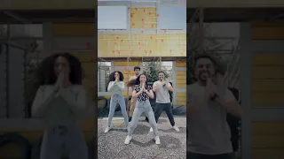ارقص مع                          دندنها