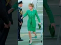 Download Lagu Diana's STRALENDE toekomst mijdt de universiteit, ze wordt door PASSIE meegetrokken naar een STRA...