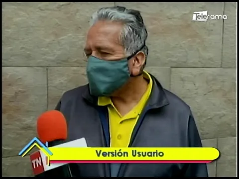 Largas filas de usuarios en el registro civil