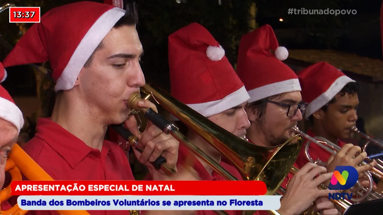 Apresentação especial de Natal: Banda dos bombeiros voluntários se apresenta no floresta