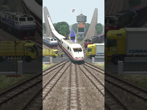 Kereta Api Cepat Melintasi Rel Persilangan 5 Kereta Di Tengah Hujan Deras #train #railway #railroad