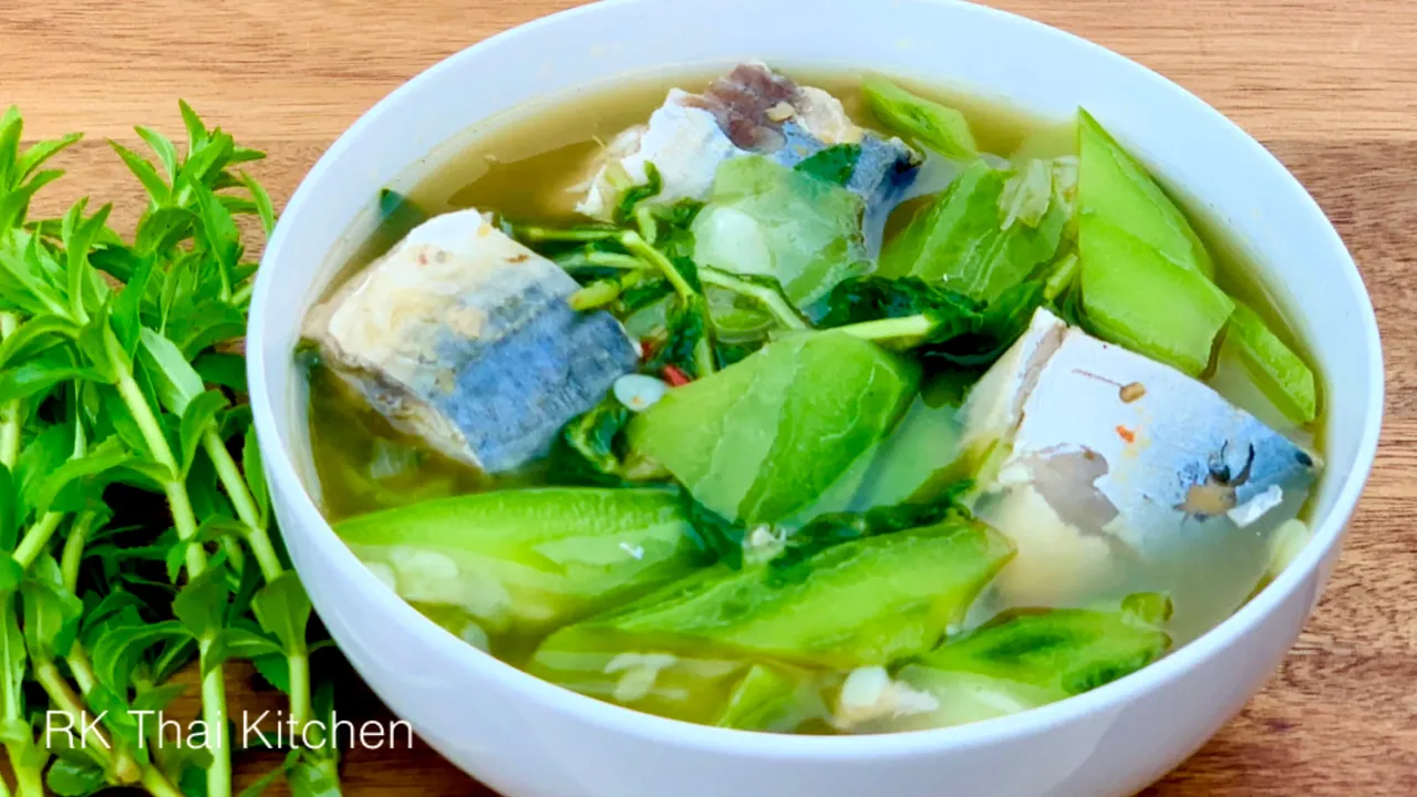  Spicy Angled Luffa Soup with Fish l RK Thai Kitchen