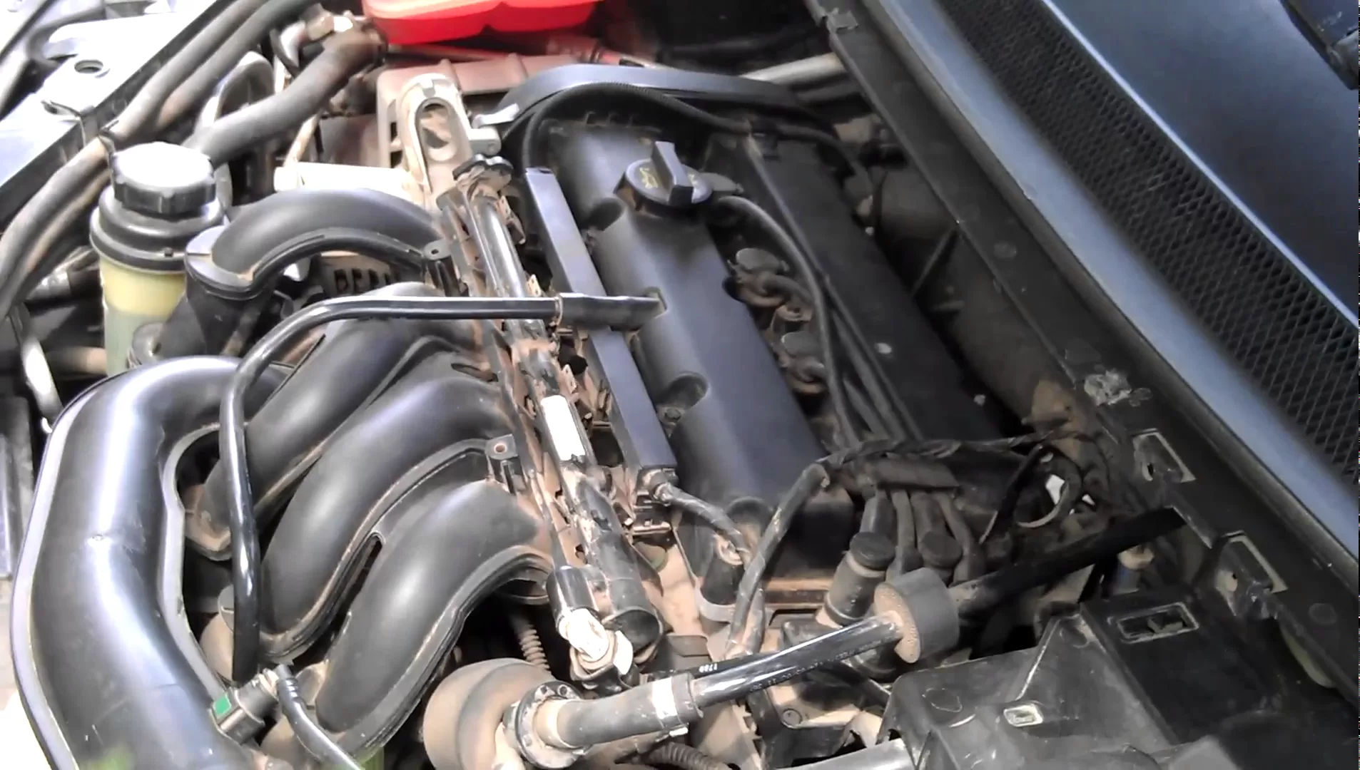 С расходомер. Стук поршней форд фокус 2 1. Duratec he 2. Форд фокус 3 1. Форд фокус 2 застучал двигатель.