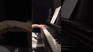 عزف بيانو لاتبكي ياصغيري سبيستون 