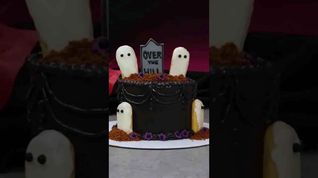 Spooky Ghost Halloween Cake Decor 