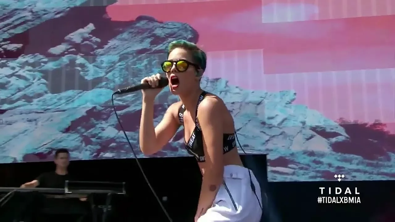 Halsey - Gasoline (Live at Made in America 2015)