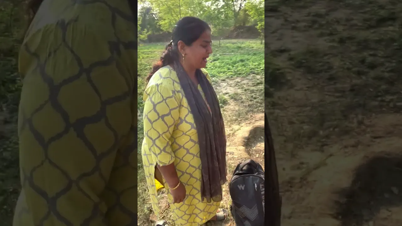 मां ने बेटी को पकड़ा