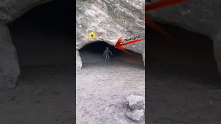 كائن فضائي مختبئ بكهف    دندنها