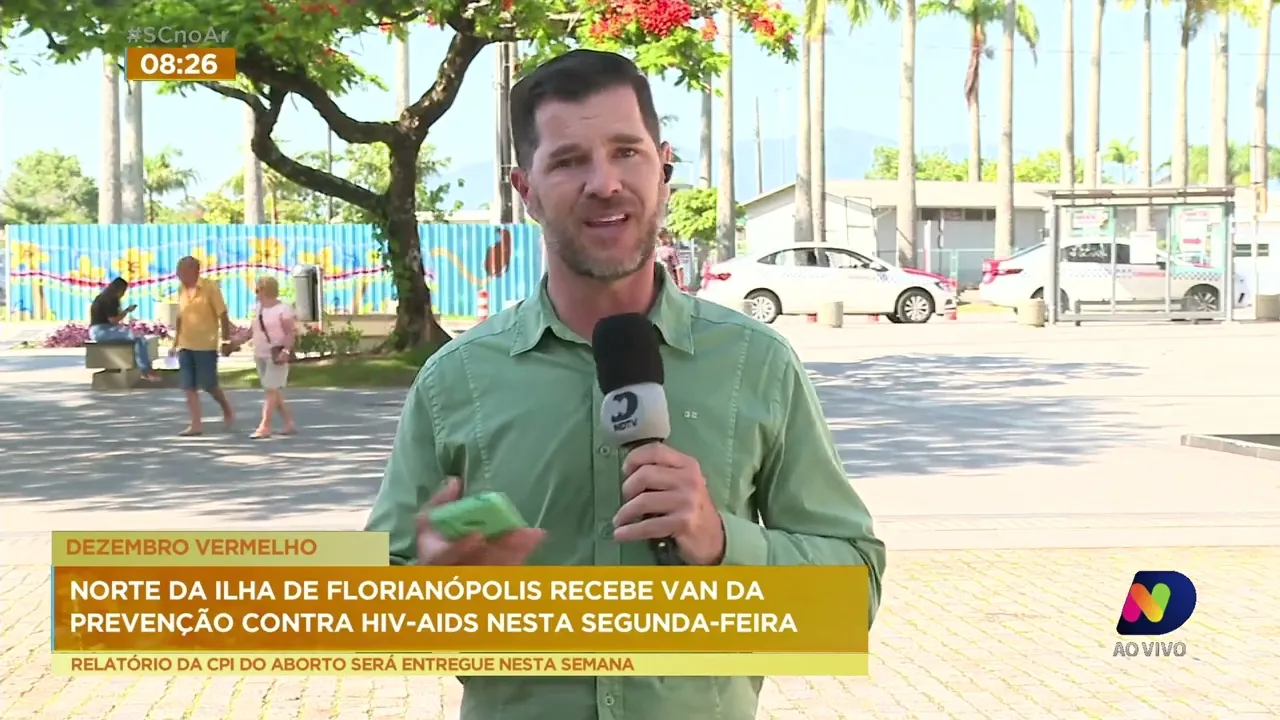 HIV/AIDS: 'Van da Prevenção' atende a população em frente a UPA Norte em Florianópolis