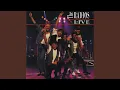 Download Lagu She Goes Nana (Live)